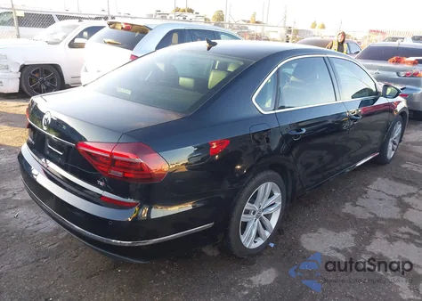 2018 Volkswagen Passat 2.0T Se z USA, uszkodzony, nr VIN 1VWBA7A33JC044126